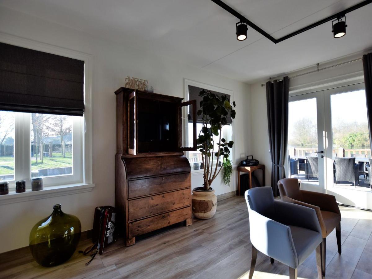 Luxurious Villa With Private Garden In 카크 외부 사진