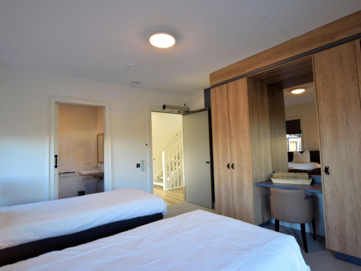 Luxurious Villa With Private Garden In 카크 외부 사진